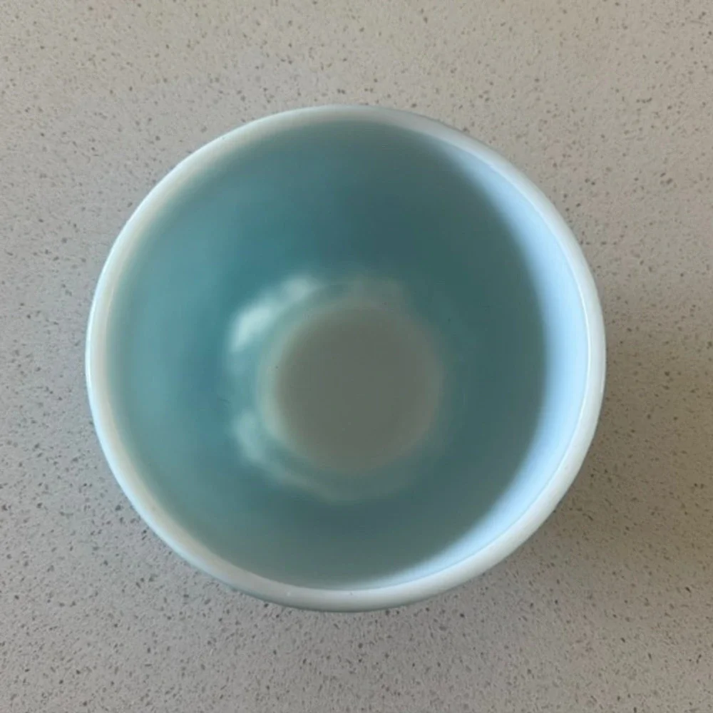 Vintage Pyrex Mixing storage Bowl 401 1.5 Pt Turquoise Blue Textured Milk Glass